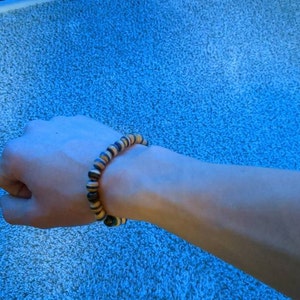 Red Bracelet photo review