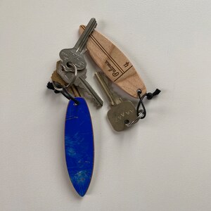 Surfboard keychain photo review